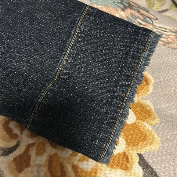 Dark Denim Jacket with Floral Lining, Size Xl - Picture 5 of 9